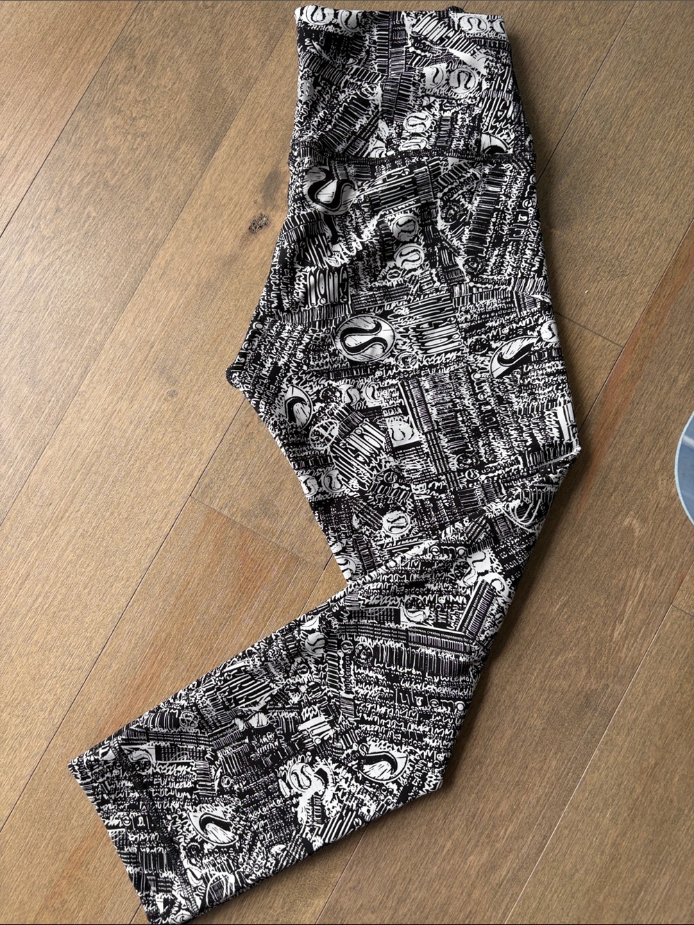 lululemon Wunder Train High-Rise Tigh 21’’ in Tear It Up Alpine  Black and White